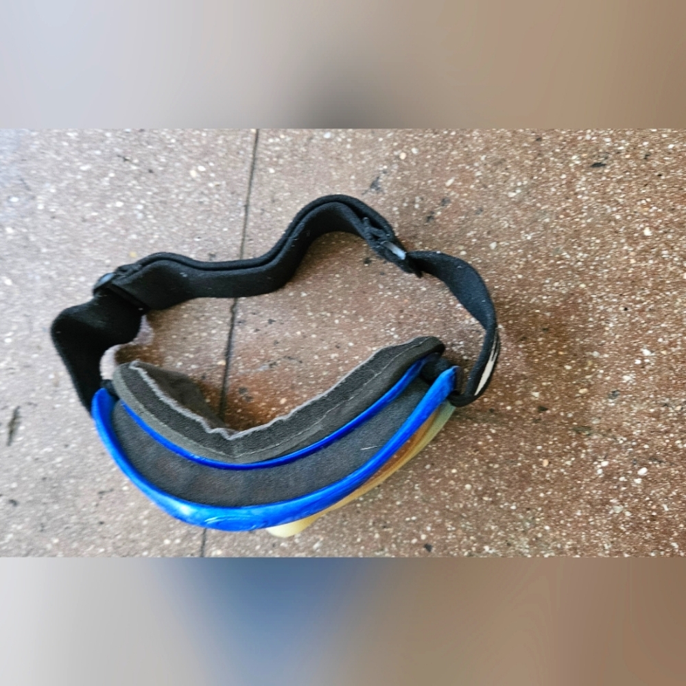 Ski Goggles - image 4